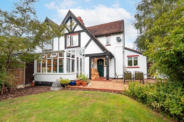 3 Bedroom Semi Detached House For Sale In Buckingham Road, Bletchley, Milton Keynes, Buckinghamshire, MK3