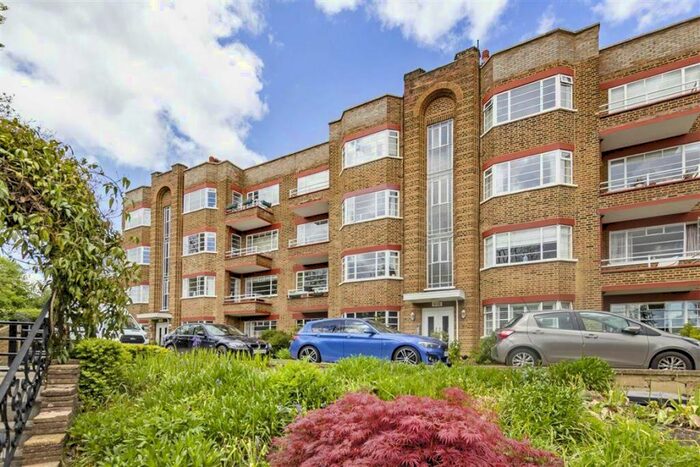 3 Bedroom Flat To Rent In Park Road, Teddington, KT1