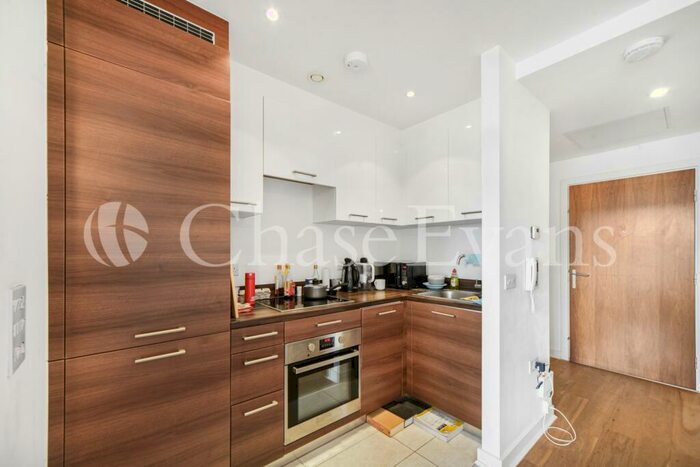 Flat For Sale In Forge Square, Isle Of Dogs, London, E14