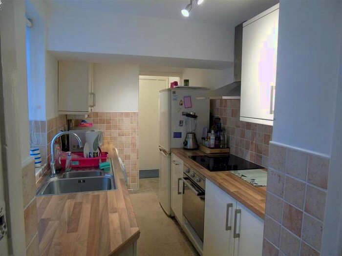 3 Bedroom Flat To Rent In Inskip Terrace, Gateshead, NE8