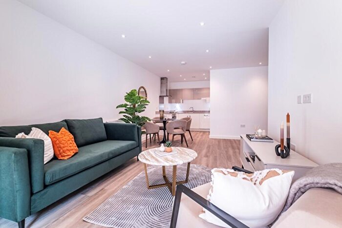 3 Bedroom Flat To Rent In Cavalry Court Brumwell Avenue, SE18