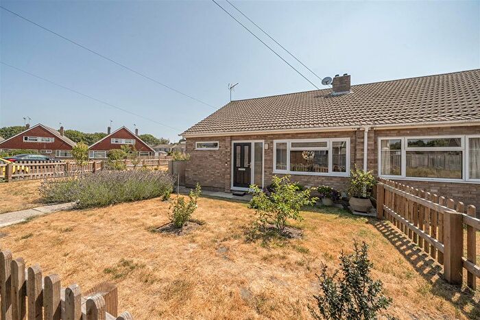 3 Bedroom Semi-Detached Bungalow For Sale In Redhorn Gardens, Devizes, SN10