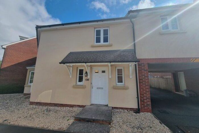 3 Bedroom Property To Rent In Birch Rock Road, Swansea, SA4