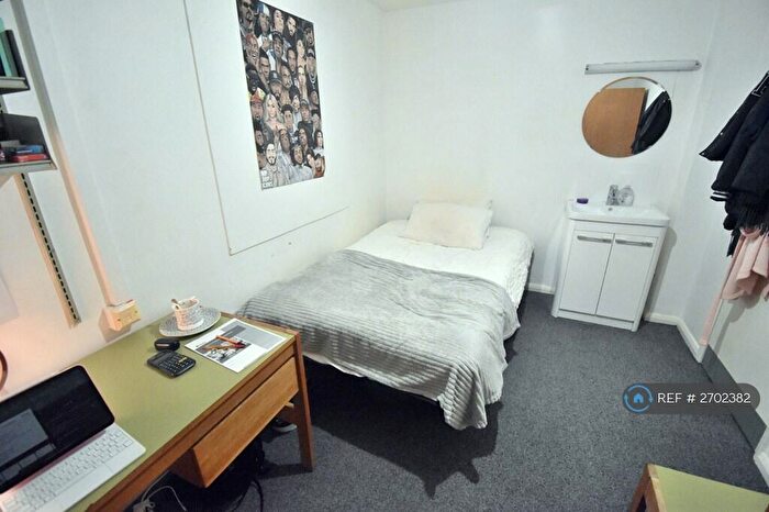 7 Bedroom Terraced House To Rent In Hillside Court, Reading, RG1