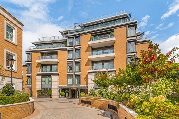 2 Bedroom Flat To Rent In Wycombe Square, Campden Hill, W8