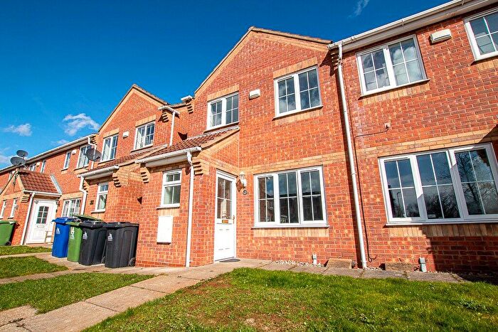 2 Bedroom End Of Terrace House To Rent In Hardys Court, Grimsby, North East Lincs, DN32