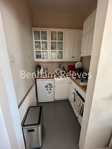 1 Bedroom Flat To Rent In Charleville Road, Kensington, W14