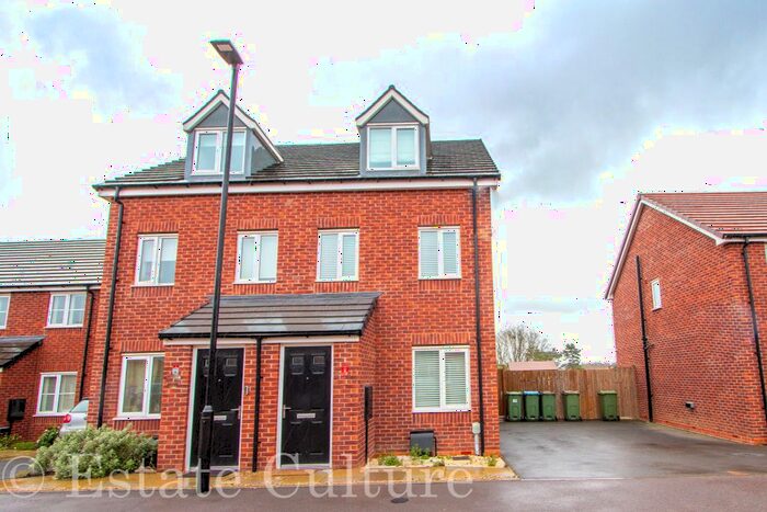 3 Bedroom Semi-Detached House To Rent In Willow Way, Coventry, CV3