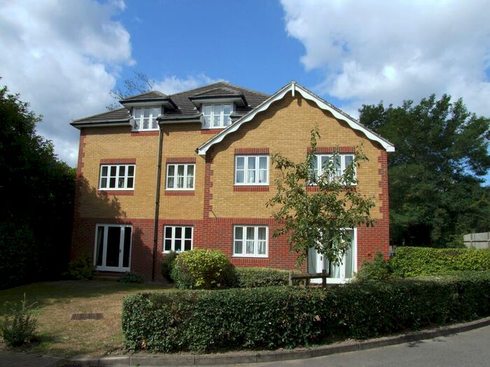 1 Bedroom Flat To Rent In Mount Hermon / Woking, GU22