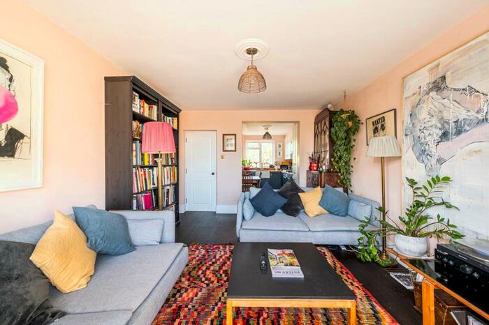 2 Bedroom Flat To Rent In Green Lanes, Finsbury Park, London, N4