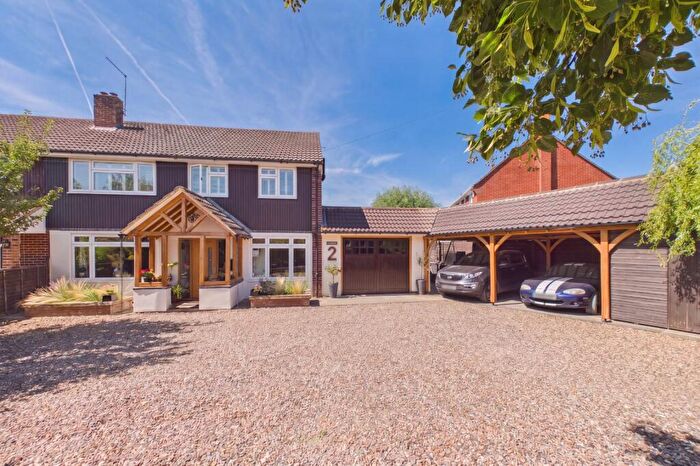 4 Bedroom Semi-Detached House For Sale In Havelock Road, Maidenhead, Berkshire, SL6