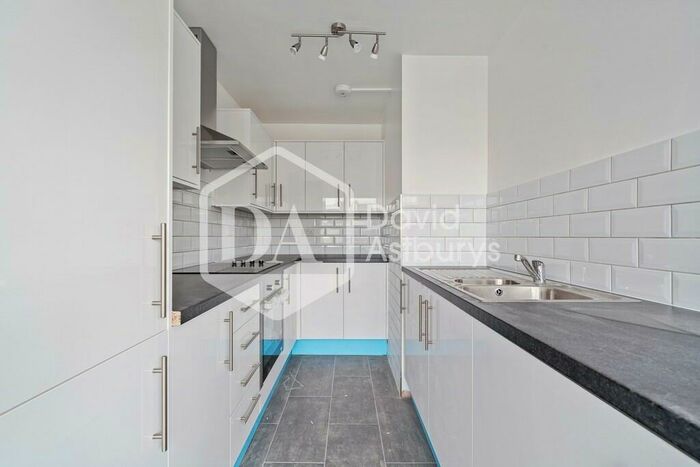 2 Bedroom Apartment To Rent In Cable Street, Limehouse Shadwell, London, E1W