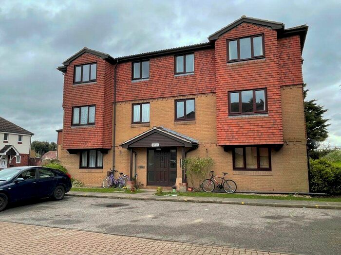 1 Bedroom Flat To Rent In Hythe, CO1