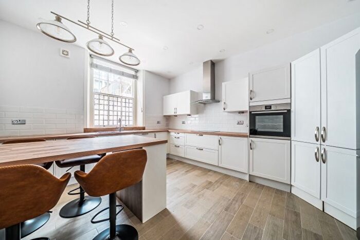 4 Bedroom Flat To Rent In Carlisle Place, Westminster, SW1P