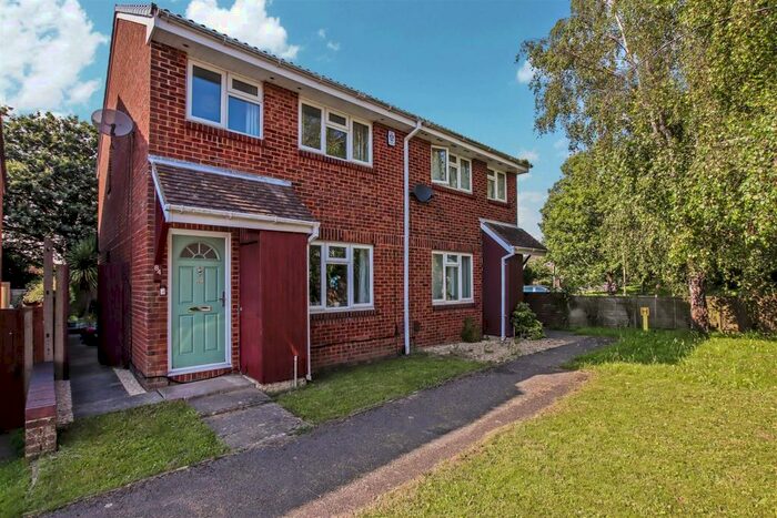 3 Bedroom House To Rent In Woodrush Crescent, Locks Heath, Southampton, SO31