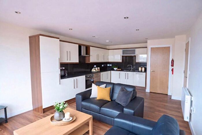 3 Bedroom Apartment To Rent In Apt Devonshire Point, S1