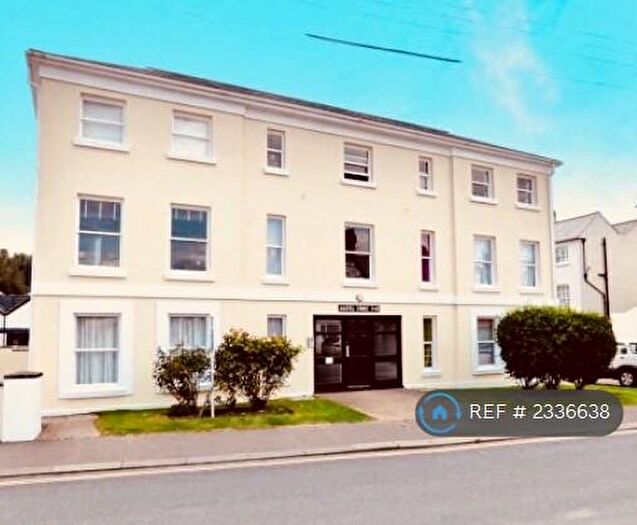 1 Bedroom Flat To Rent In Selborne Road, Littlehampton, BN17