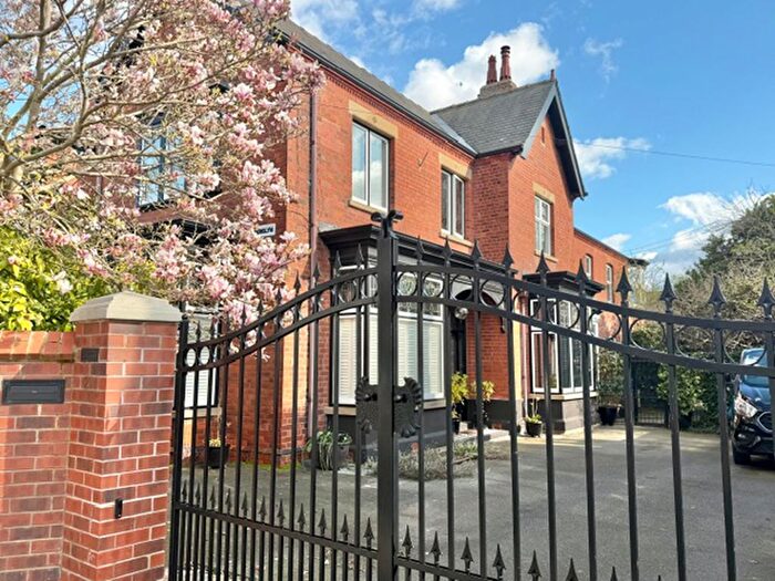 5 Bedroom Detached House For Sale In Mill Road, Cleethorpes, DN35