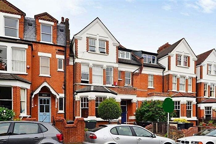 3 Bedroom Flat To Rent In Muswell Avenue, Muswell Hill, N10