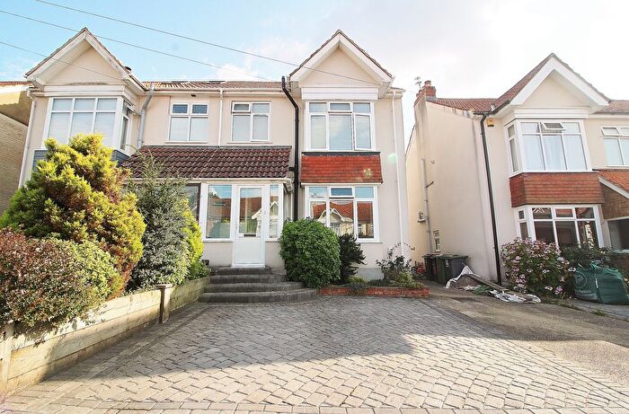 3 Bedroom Semi-Detached House For Sale In Hillside Avenue, Widley, PO7