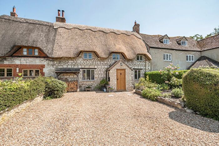 4 Bedroom Cottage For Sale In Lower Mill Cottages, Kingstone Winslow, Swindon, SN6