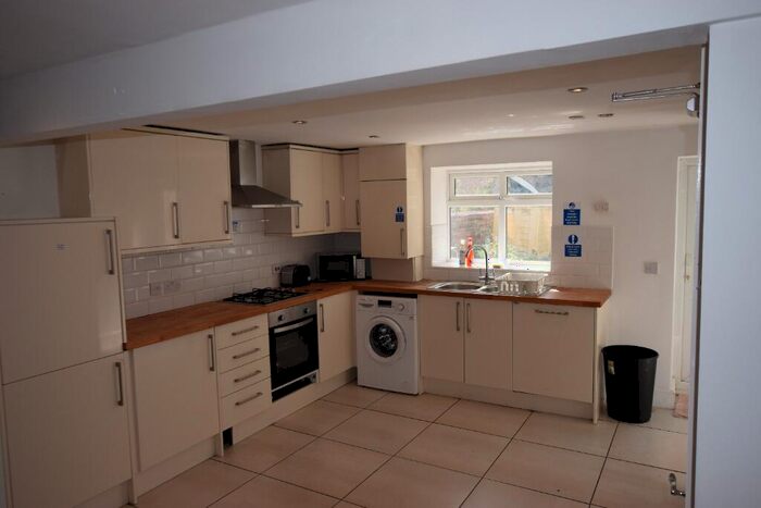 6 Bedroom Terraced House To Rent In Hood Street, Northampton, NN1