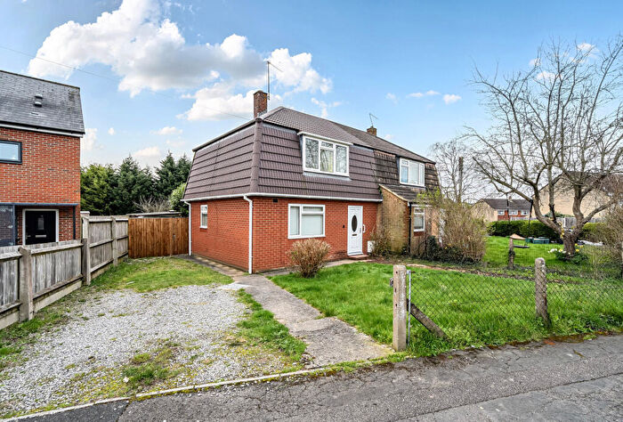 3 Bedroom Semi Detached House For Sale In Oldlands Avenue, Coalpit Heath, Bristol, Gloucestershire, BS36