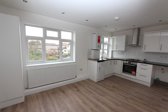 2 Bedroom Flat To Rent In Waverley Road, Harrow, HA2