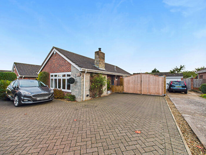 3 Bedroom Detached Bungalow For Sale In Hungerford Drive, Maidenhead, Berkshire, SL6