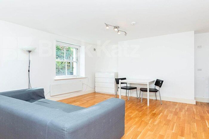 Flat To Rent In Camden Road, Camden Borders, N7