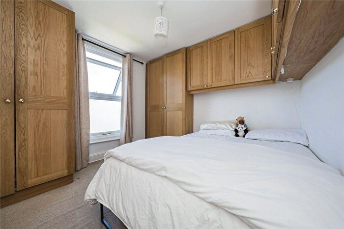 1 Bedroom Flat To Rent In Kingston Road, London, SW19