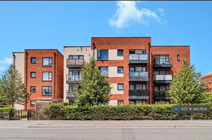 2 Bedroom Flat To Rent In Milestone Apartments, Slough, SL1