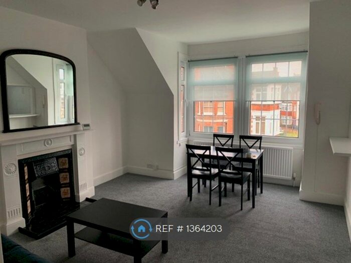 1 Bedroom Flat To Rent In Sternhold Avenue, London, SW2