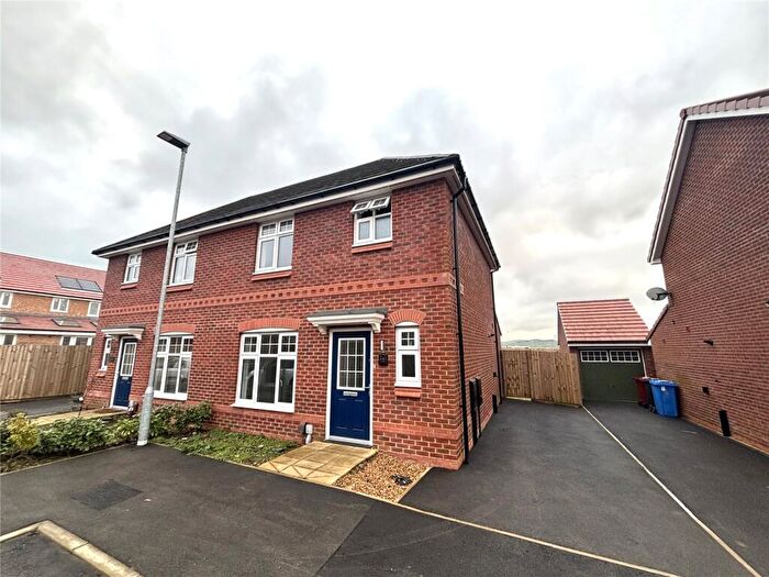 3 Bedroom Semi-Detached House To Rent In Watling Walk, Blackburn, Lancashire, BB2
