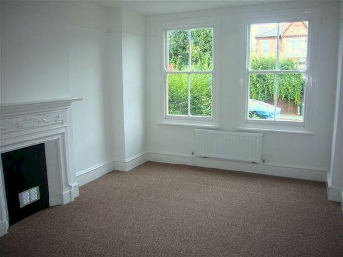 3 Bedroom Flat To Rent In Adamsrill Road, SE26