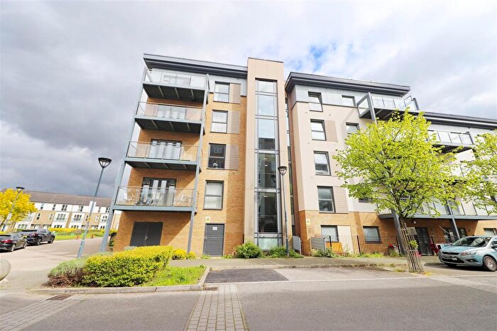 2 Bedroom Flat For Sale In Clovelly Court, Winter Green Boulevard, West Drayton, UB7