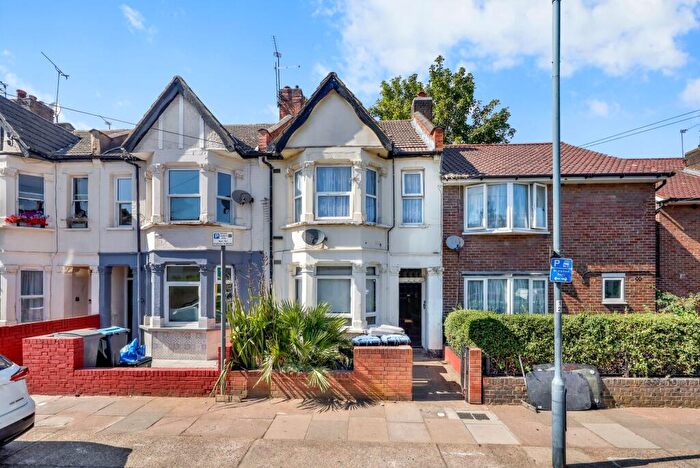 1 Bedroom Flat For Sale In Fortune Gate Road, London, NW10