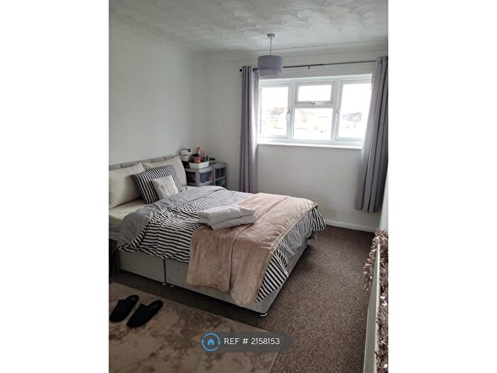 1 Bedroom Flat To Rent In Thistledown, Basildon, SS14