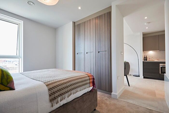 Studio To Rent In Rochdale Road, Manchester, Greater Manchester, M4