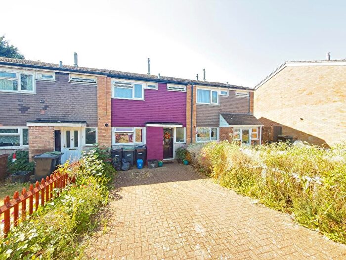 3 Bedroom Terraced House For Sale In Little Berries, Marsh Farm, Luton, Bedfordshire, LU3