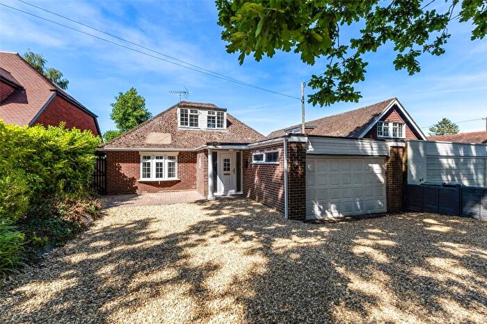 4 Bedroom Detached House For Sale In Pack Lane, Kempshott, RG22
