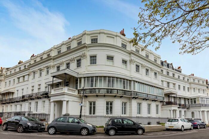 2 Bedroom Flat To Rent In Lewes Crescent, Brighton, BN2