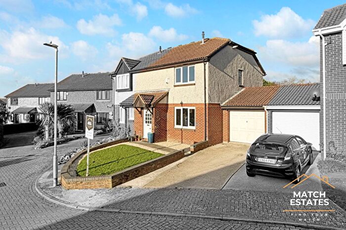 3 Bedroom Semi Detached House For Sale In Channel Close, Folkestone, Kent, CT19