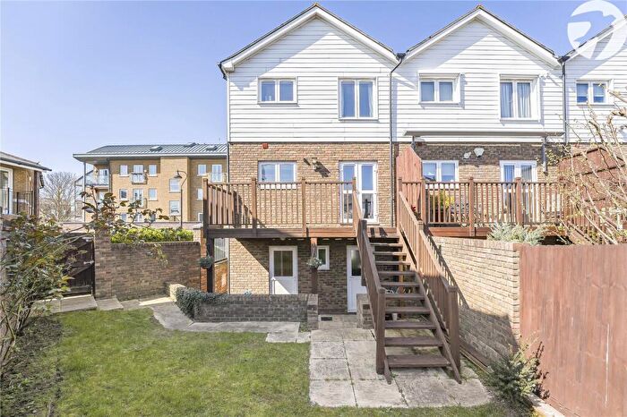 3 Bedroom End Of Terrace House For Sale In Hatton Mews, Greenhithe, Kent, DA9