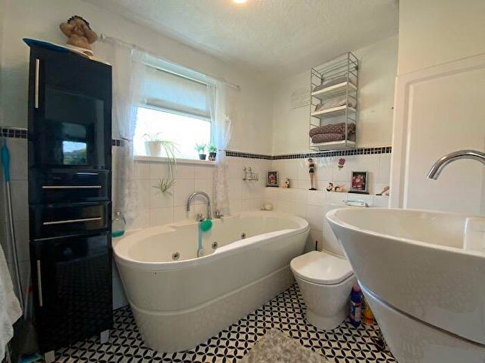 3 Bedroom Semi-Detached House For Sale In Waverley Crescent, Droylsden, Manchester, M43