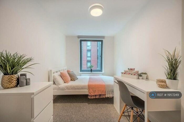 5 Bedroom Flat To Rent In Anglo Works, Sheffield, S1