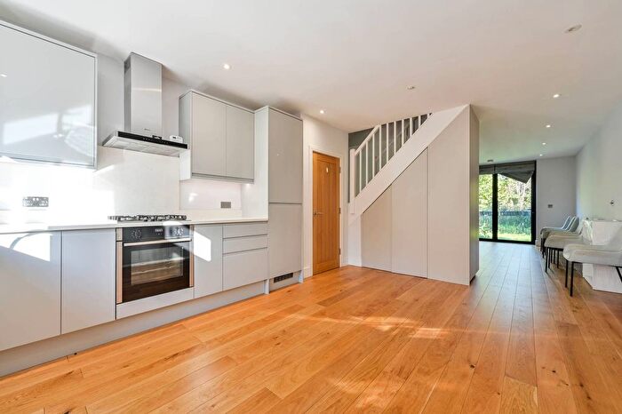 4 Bedroom Terraced House To Rent In Canalside Mews, Woking, GU21