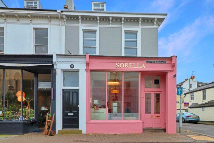 2 Bedroom Flat To Rent In Suffolk Parade, GL50