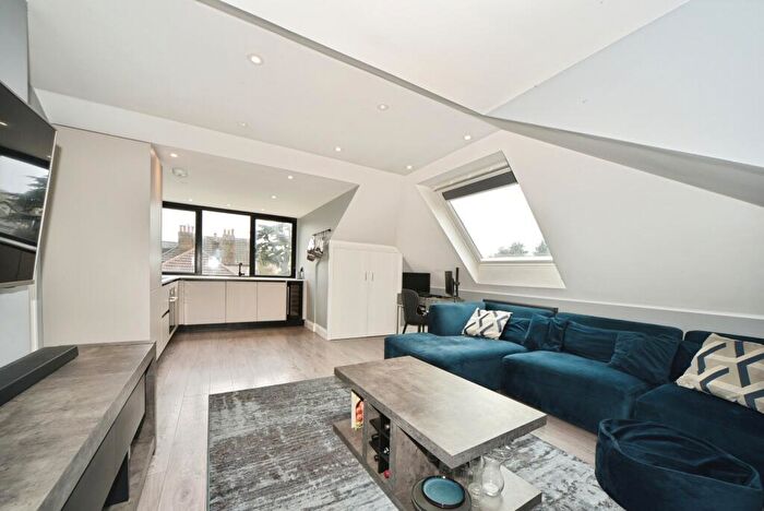 1 Bedroom Flat For Sale In Elmers End Road, Beckenham, BR3