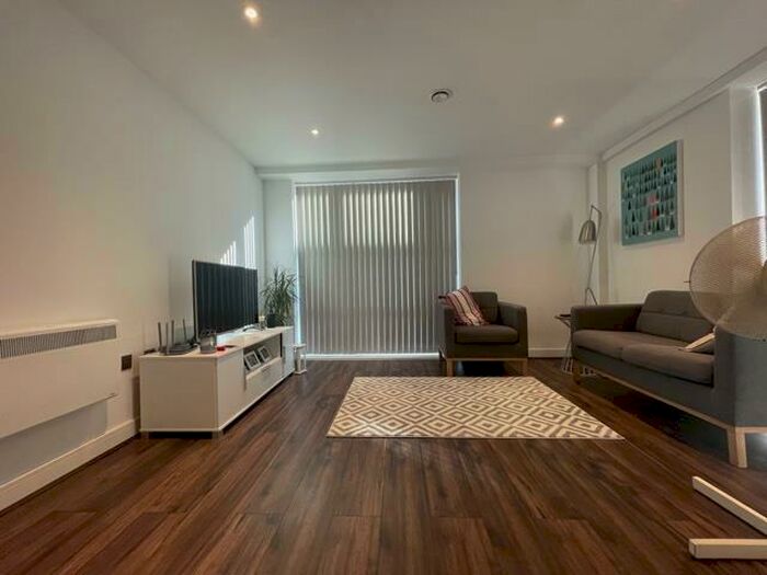 2 Bedroom Apartment To Rent In Tenby Street South, Birmingham, B1